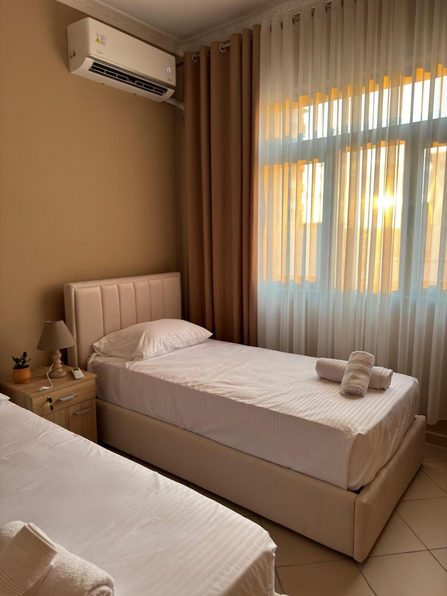 Erli Apartment Shkoder Exterior photo